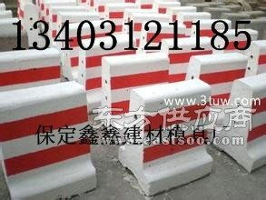 隔离墩钢模具 从标准尺寸、加工厂家到模具生产的全面解析